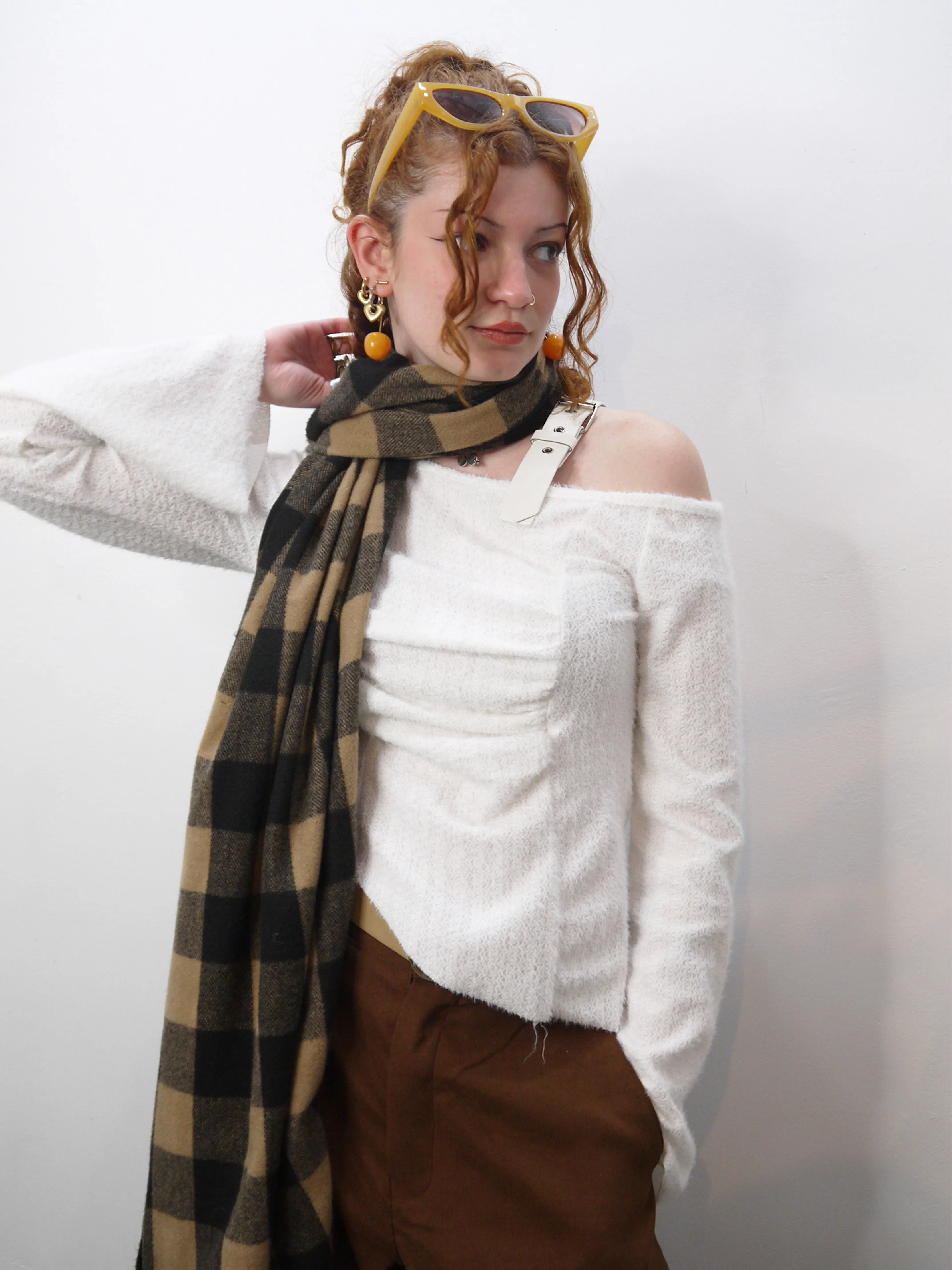 belt shoulder strap long slv knit top