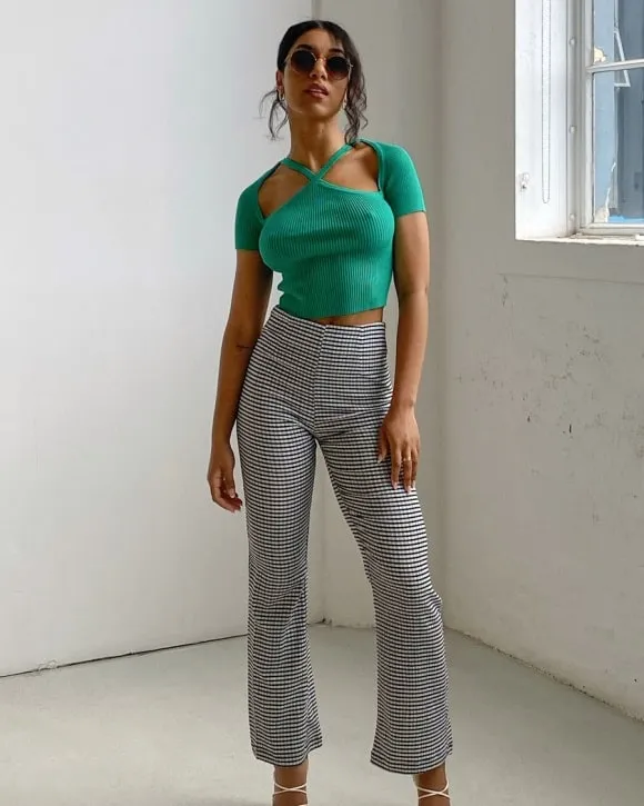 CUT OUT KNIT TOP