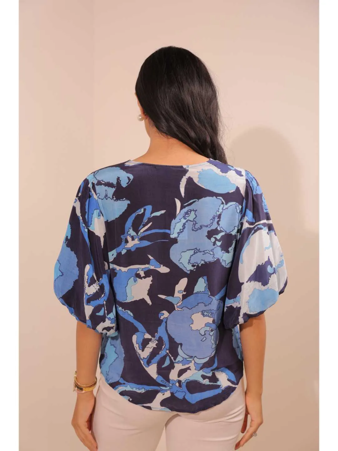 elegant pure natural crepe printede v neck, center hem knotted puff sleeved top - Blue