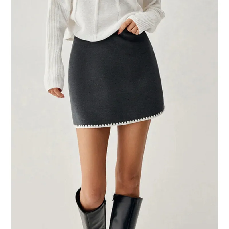 Embroidered Trim Mini Skirt | Size 6 (Med) | Commense