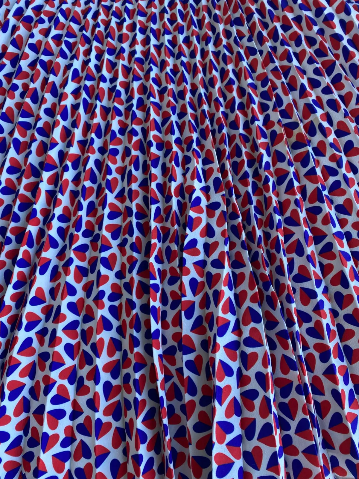 Paul Smith Pleated Midi Skirt | Size 40 / 8 AU,  Heart Print, Red, Blue, White